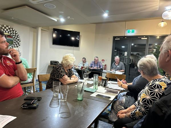 Helensvale Lions Meeting